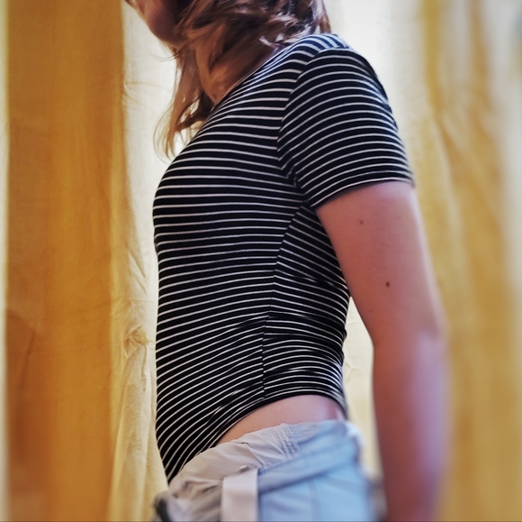 Black & White Striped Short Sleeve Body Suit XS - Picture 2 of 4